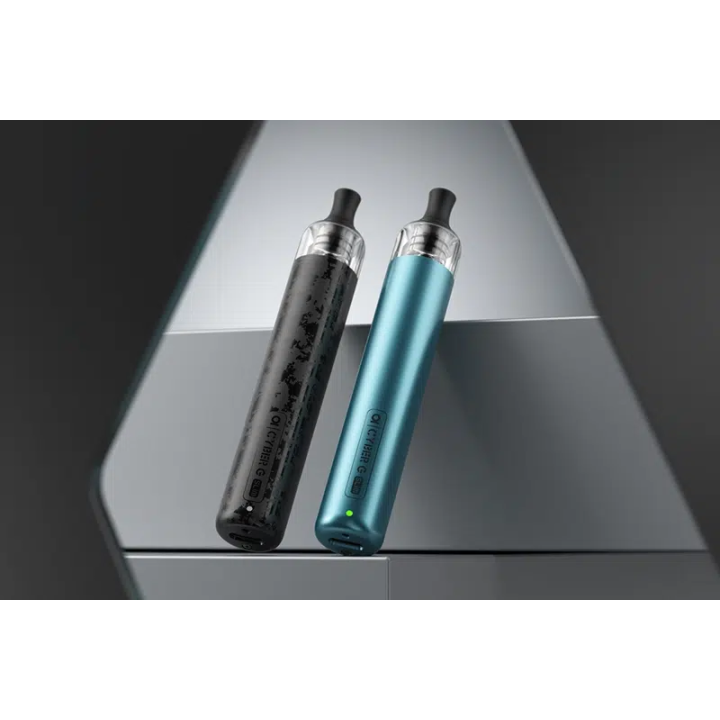 Cyber G Slim à finition marbrée noire à côté d'un modèle bleu-vert